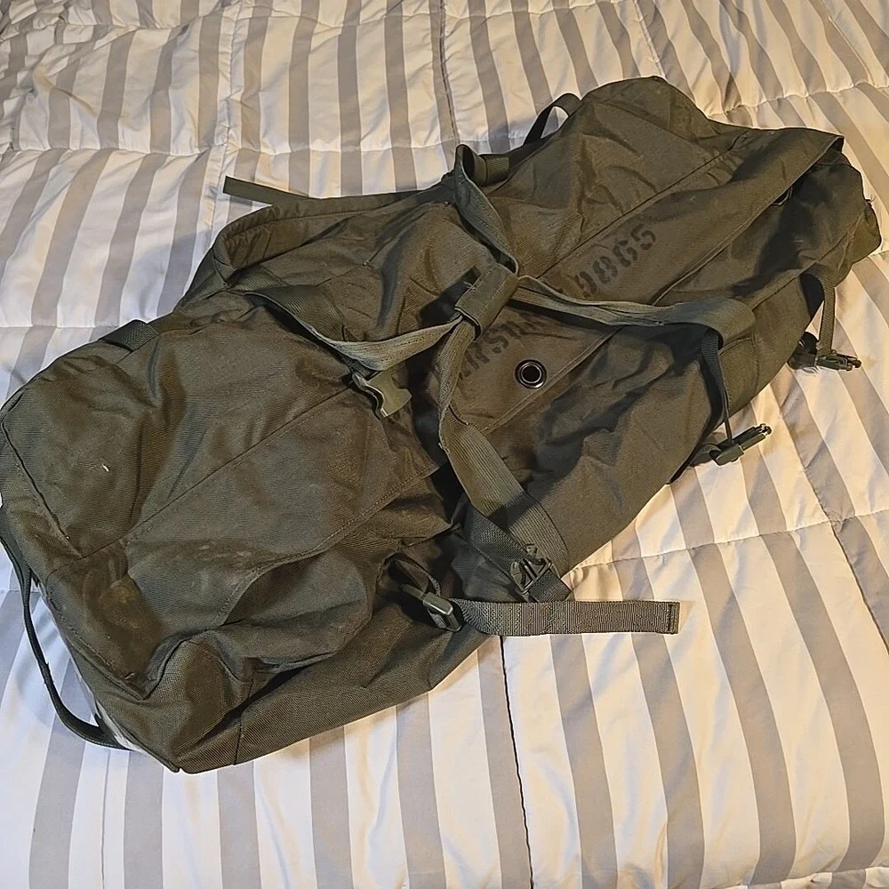 Genuine Issue Zippered Gear Improved Transport‎ Duffel Bag Olive Drab Green